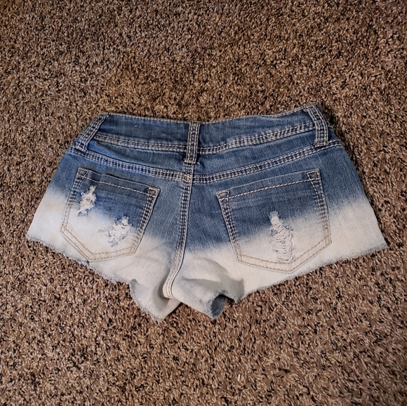 Shorts/booty shorts Rue 21 Size 0/1 - Picture 2 of 3